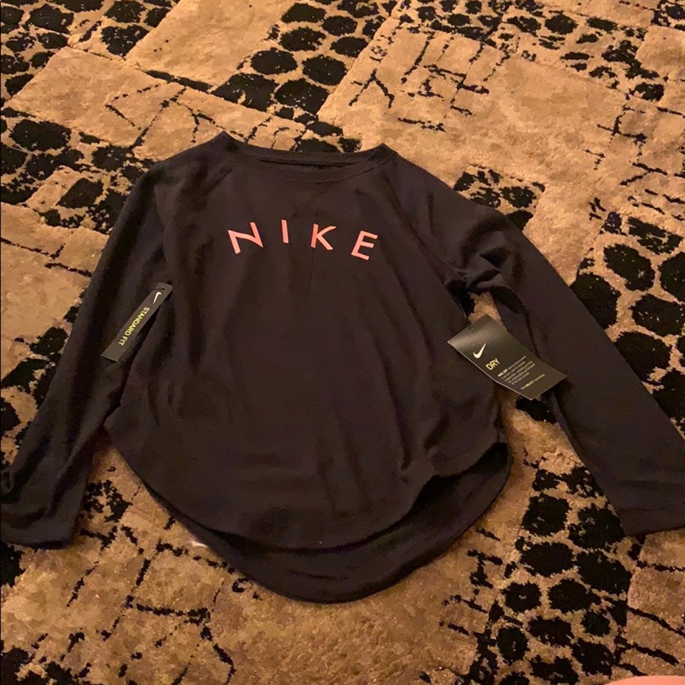 Girls Nike drifit top